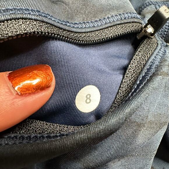 LULULEMON Black Blue Striped Top Speed Cropped Leggings Women's Size 8 Gym - Picture 6 of 7